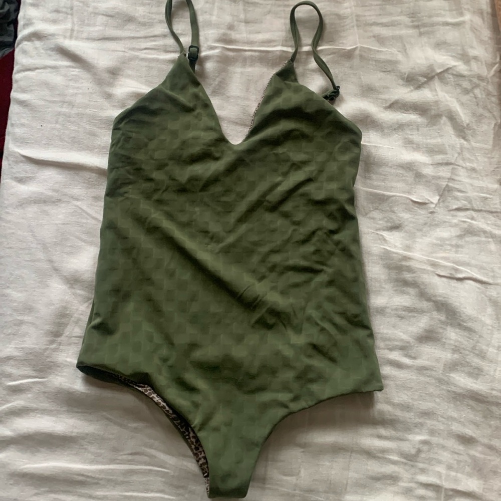 Hina One piece acacia XS green